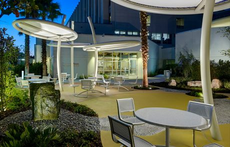 Florida Hospital Altamonte Springs - outside tables